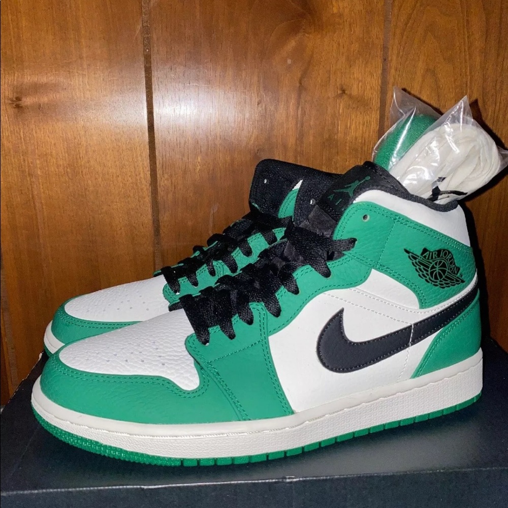 Jordan 1 Mid Pine Green